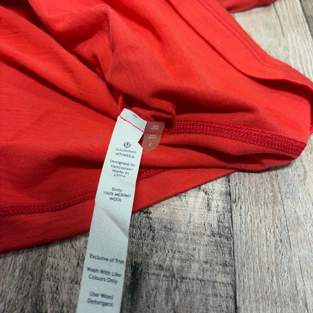 Lululemon Turtleneck Top Womens 6 Red Merino Wool Thumbhole Athletic Base Layer - Picture 5 of 10